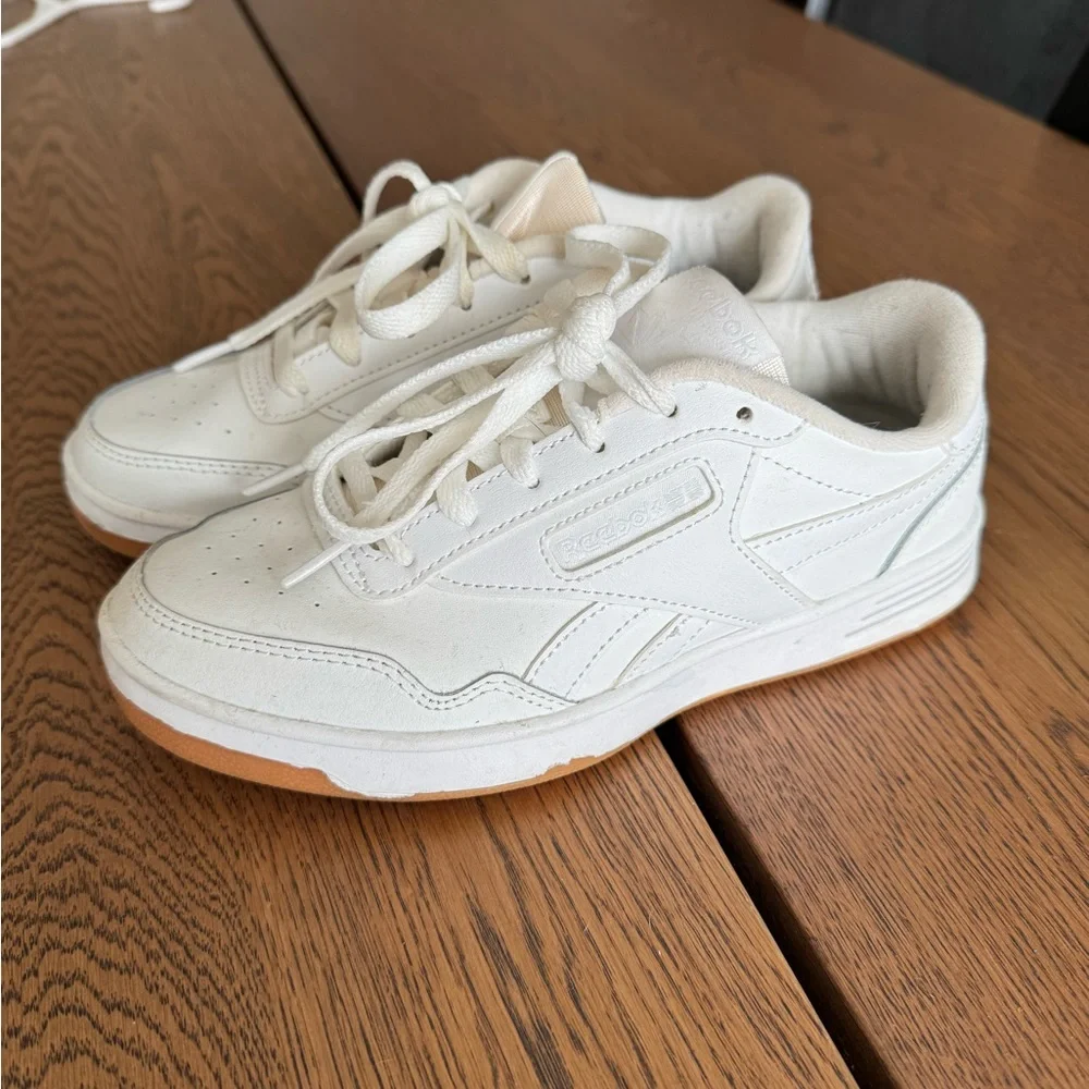 Reebok Women's Club MEMT Sneaker - Picture 3 of 6